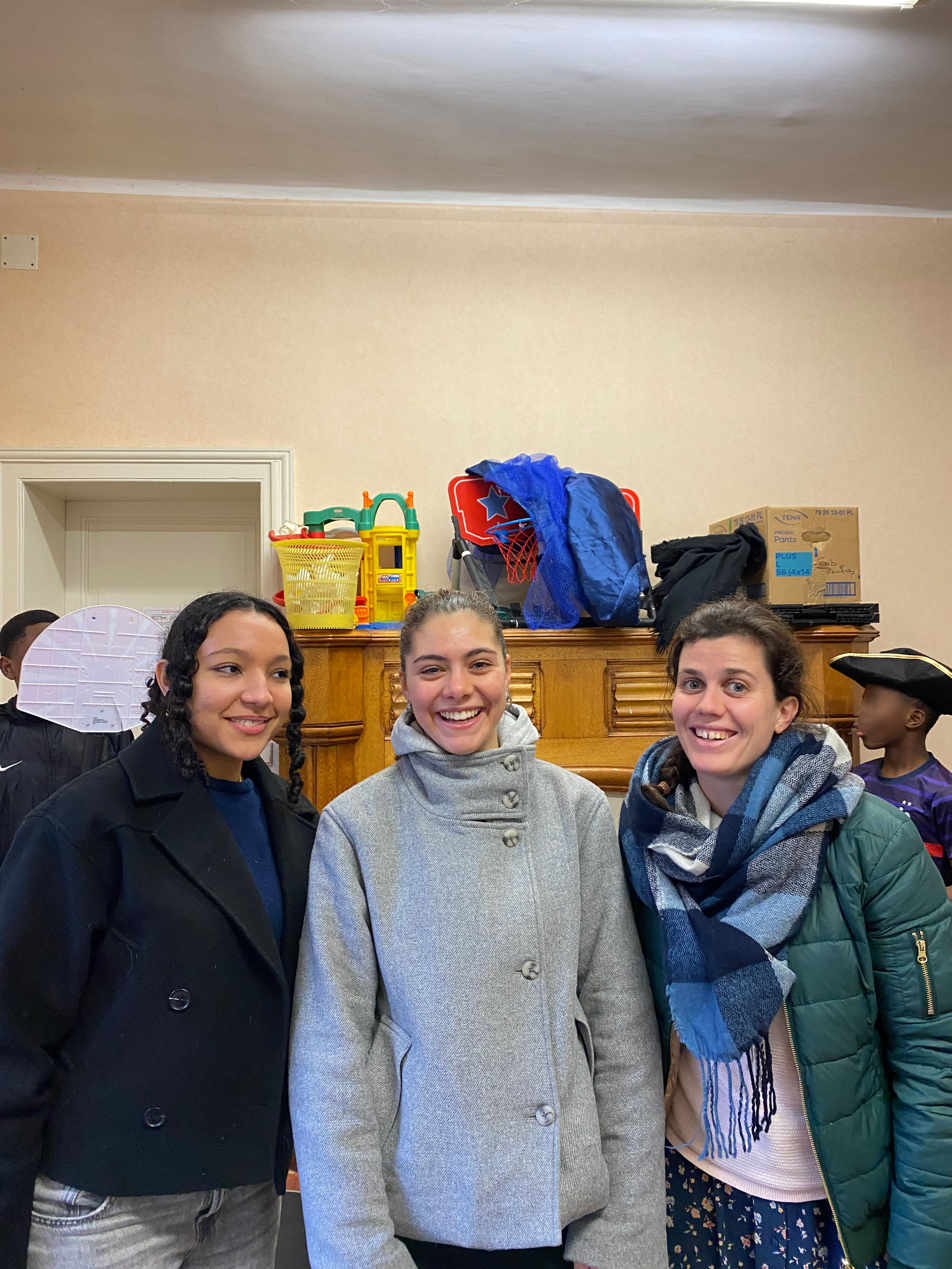 Bénévolat à l’Association Saint Benoît Labre : Louane, Kaïna et Marie racontent-1